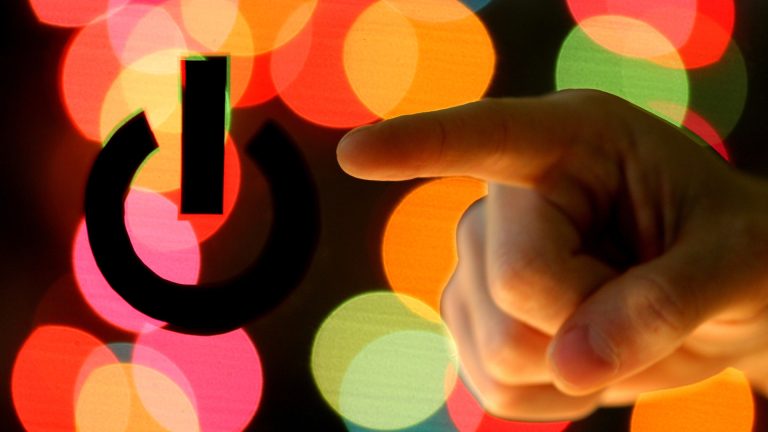 MakersPlace Closes Its Doors As NFT Market Faces Continued Decline - EGamers.io - P2E NFT Games Portal