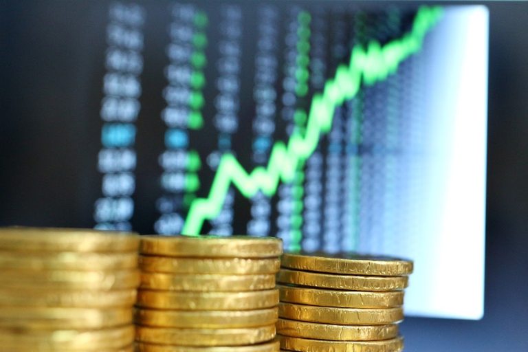 Best Crypto Coin to Buy Now Under $1? Analysts Rank Their Top 3 Low-Cap Picks