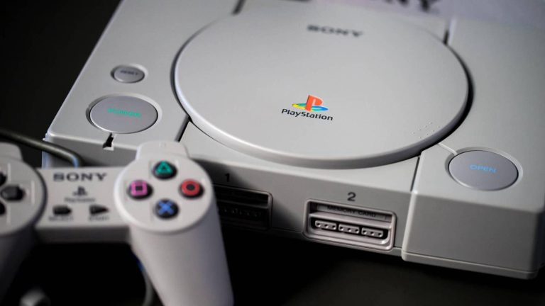 three ps1 games that sat on every 90s kids shelf By rights, the PS1 should have flopped. Sony had never shipped a console, it was gambling on CD-ROMs while Nintendo held the line on cartridges, and the market showed no obvious gap for a newcomer.