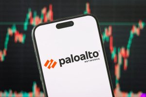 consoles 500m sale to palo alto networks two years old three times its last valuation Palo Alto Networks handed over $500 million in cash and stock to acquire Console, a startup that hadn't been founded three years ago, according to two people familiar with the transaction. When the two companies confirmed the deal on Tuesday, no price was disclosed.