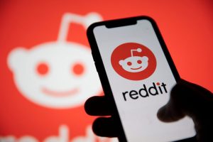 reddit plans a login first site after losing over 1 million weekly search referrals Reddit's weekly search referrals fell by more than 1 million on average in October. The company laid out its response on Thursday: Reddit will become a primarily "logged-in experience."