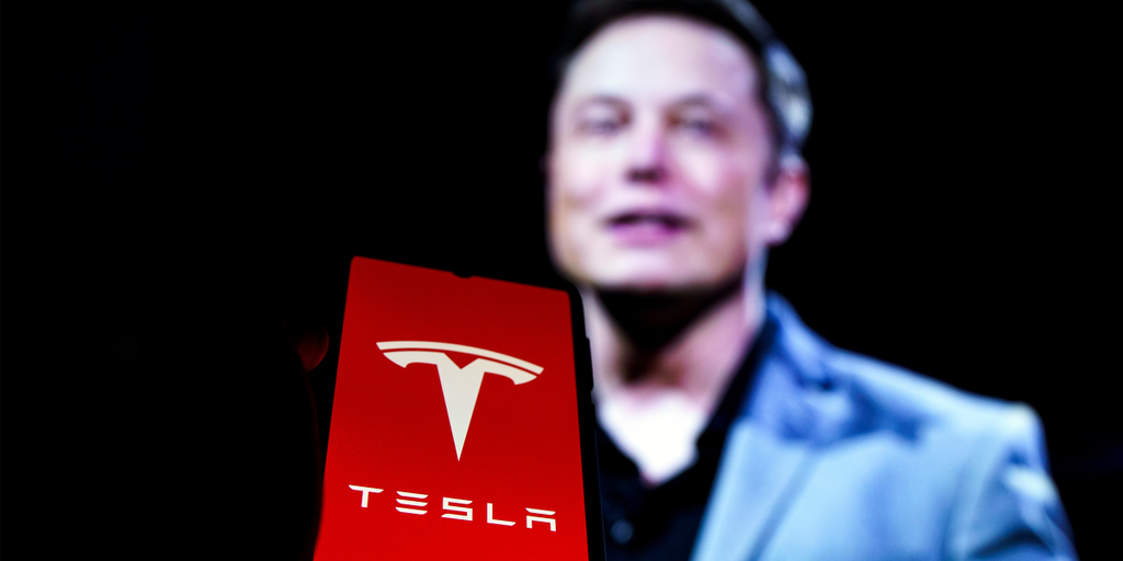 Tesla's Profit Drops 43% as Musk Starts Building Robots and Plans to Sell Driverless Cabs - Decrypt